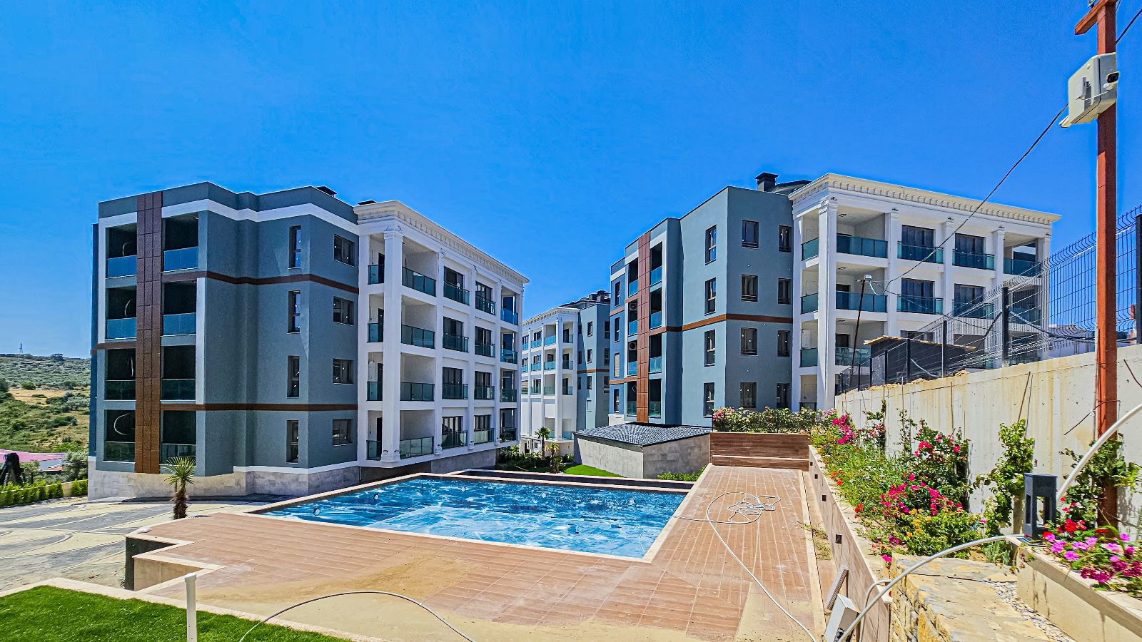Kuşadası ege mh.de sıfır geniş kullanım alanı ile satılık 2+1 daire
