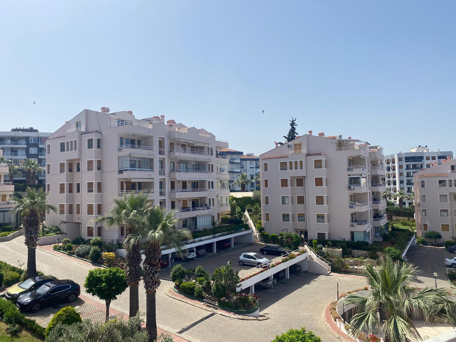 KUŞADASI MARİNA BÖLGESİNDE SATILIK DAİRE