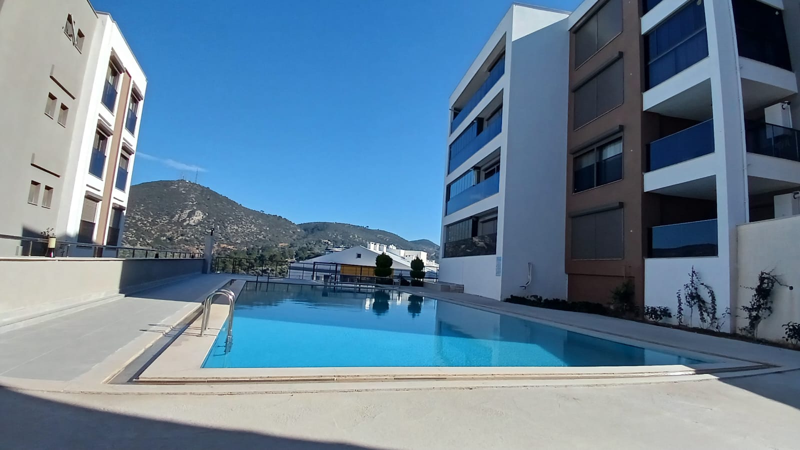 KUŞADASI İKİÇEŞMELİKTE SATILIK 3+1 DAİRE
