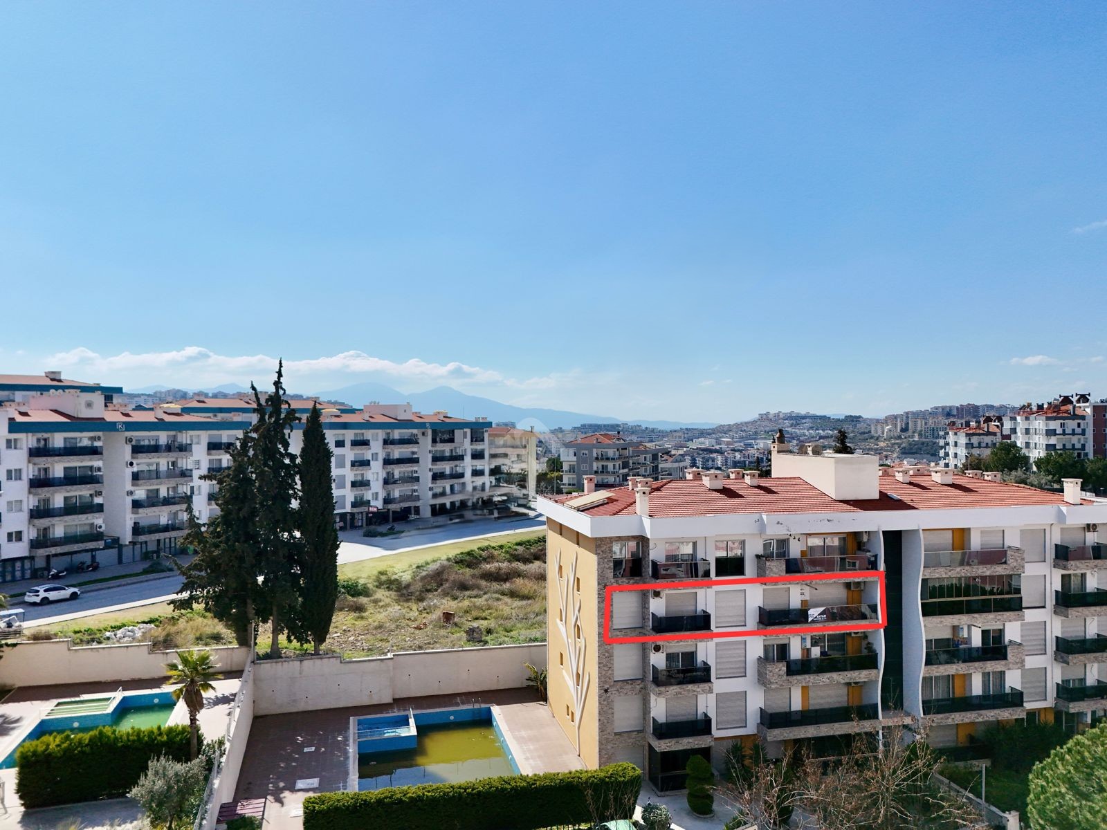 Kuşadası Otogar Arkasında Arakat Satılık 3+1 Daire