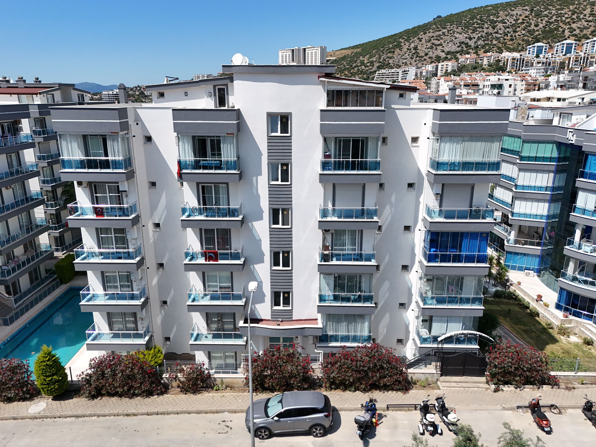 KUŞADASI EGE MAHALLESİ'NDE 3+1 DAİRE.