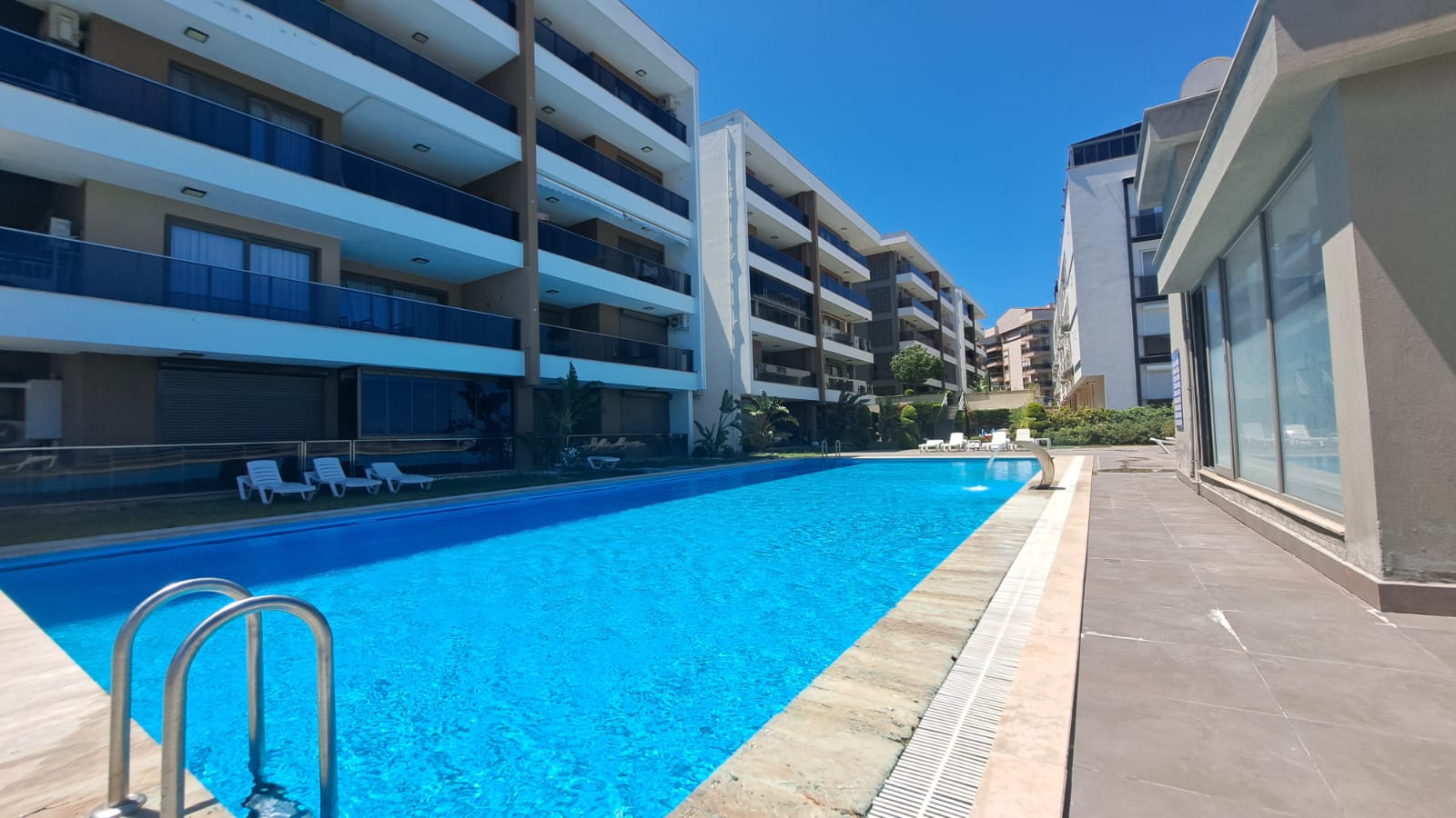 3+1 FURNISHED APARTMENT FOR SALE IN KUSADASI IKIÇEŞMELİK NEIGHBORHOOD.
