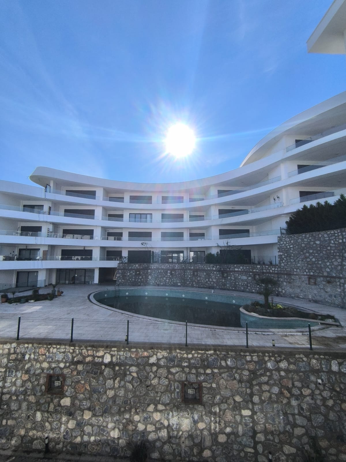 KUŞADASI DEĞİRMENDERE MAHALLESİNDE 3+1 DAİRE.