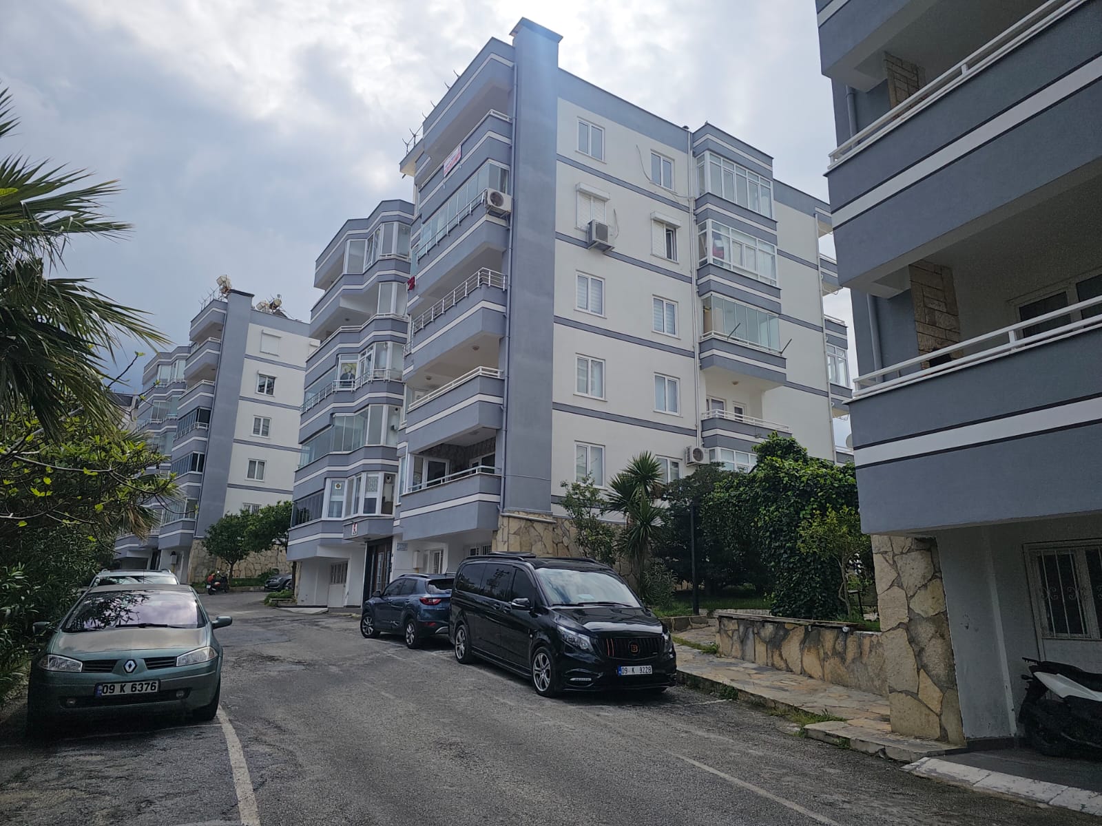 KUŞADASI KADINLAR DENİZİNDE DENİZ MANZARALI 3+1 DAİRE.